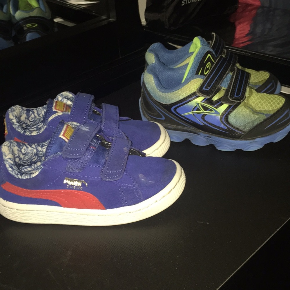 2 pairs of toddler sneakers !